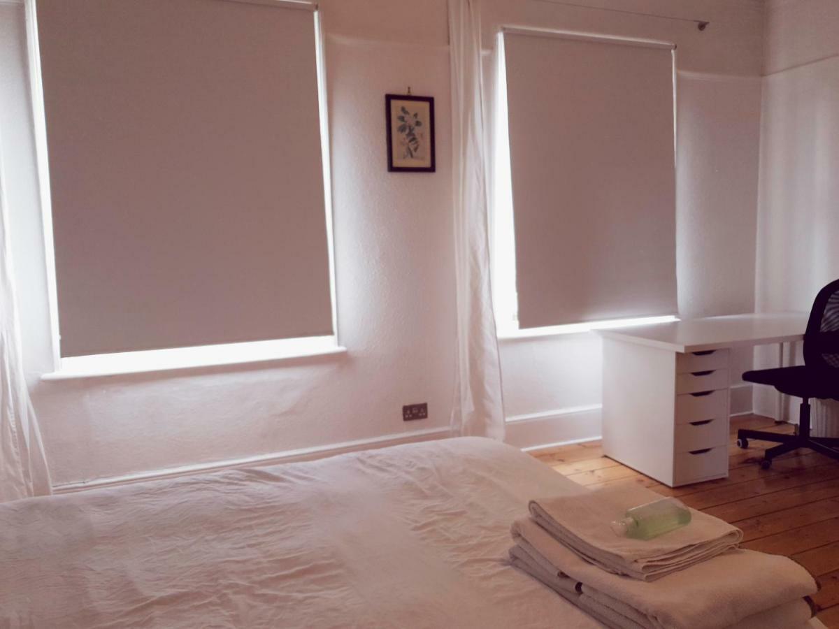 Home In Queen'S Park ลอนดอน ภายนอก รูปภาพ