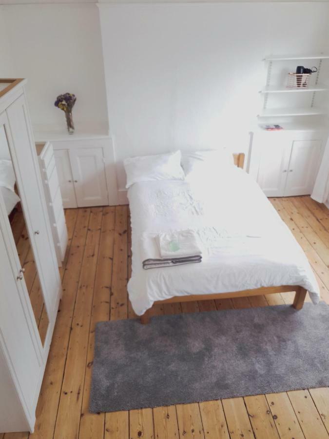 Home In Queen'S Park ลอนดอน ภายนอก รูปภาพ